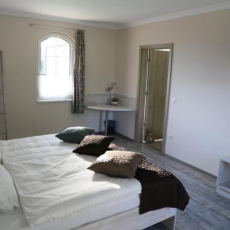 Tiszavilag Pihenohaz Hotel Tiszakécske Екстериор снимка