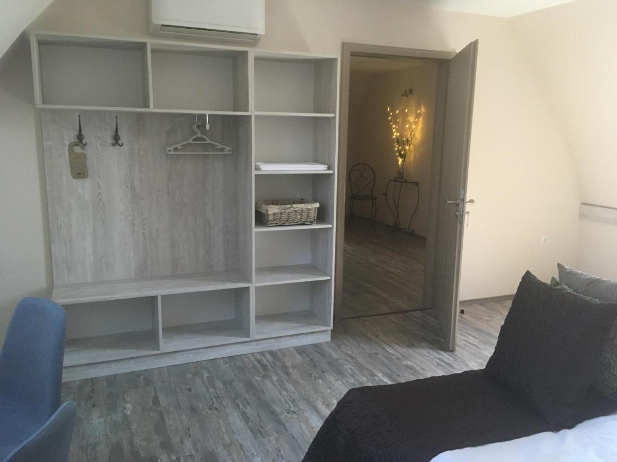 Tiszavilag Pihenohaz Hotel Tiszakécske Екстериор снимка
