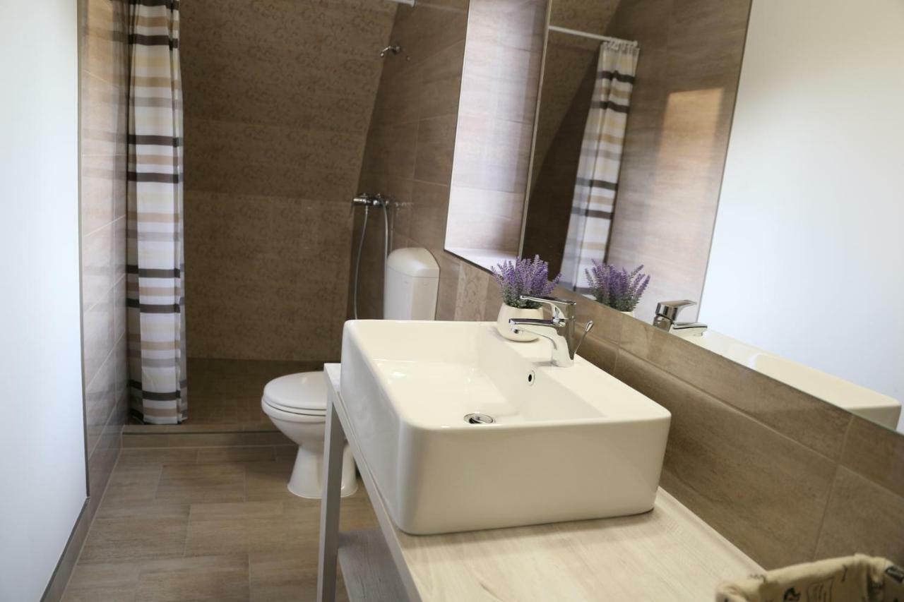 Tiszavilag Pihenohaz Hotel Tiszakécske Екстериор снимка