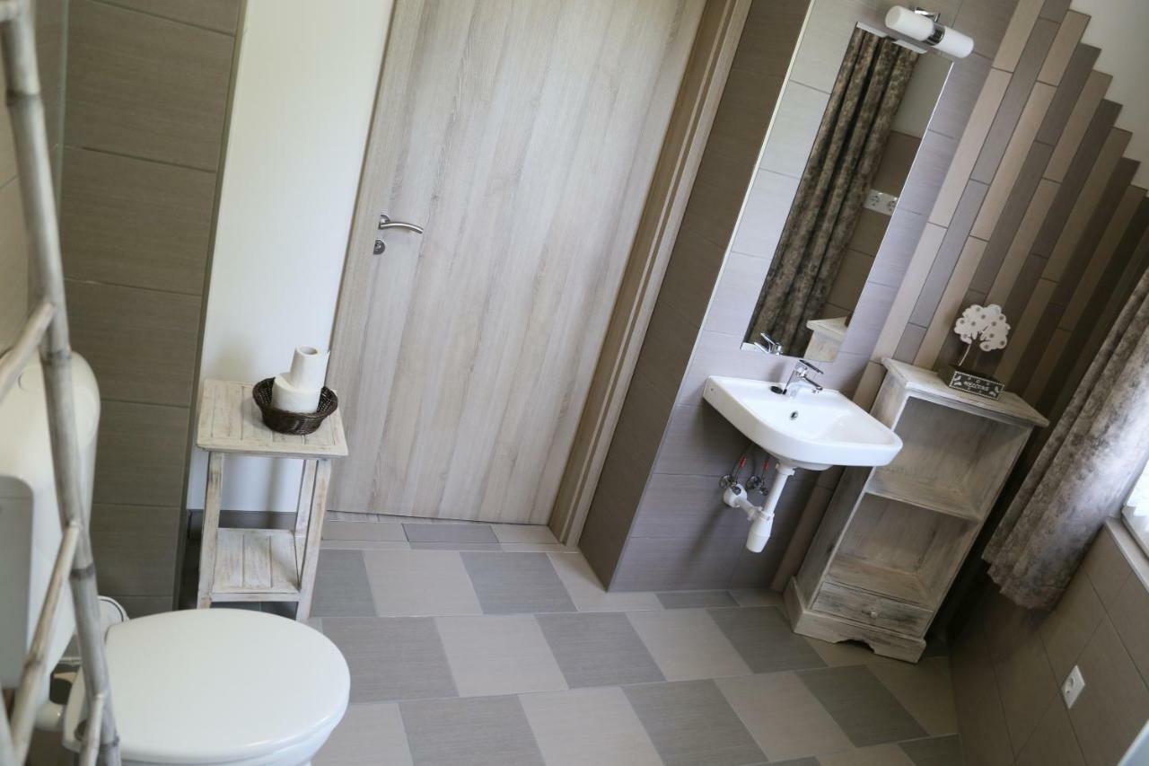 Tiszavilag Pihenohaz Hotel Tiszakécske Екстериор снимка