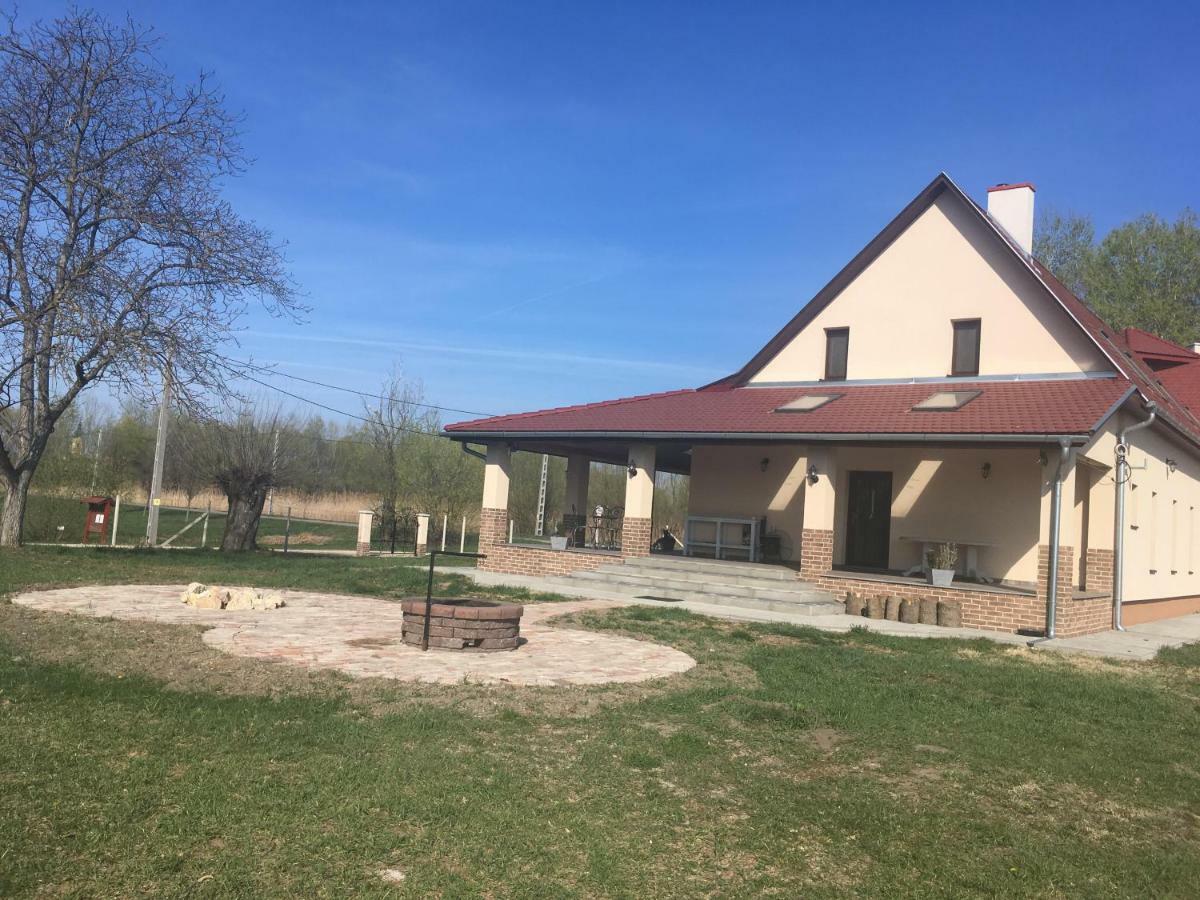 Tiszavilag Pihenohaz Hotel Tiszakécske Екстериор снимка